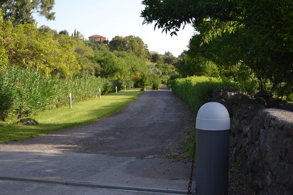 Fiore Dell'Etna Apartment Santa Venerina Bagian luar foto